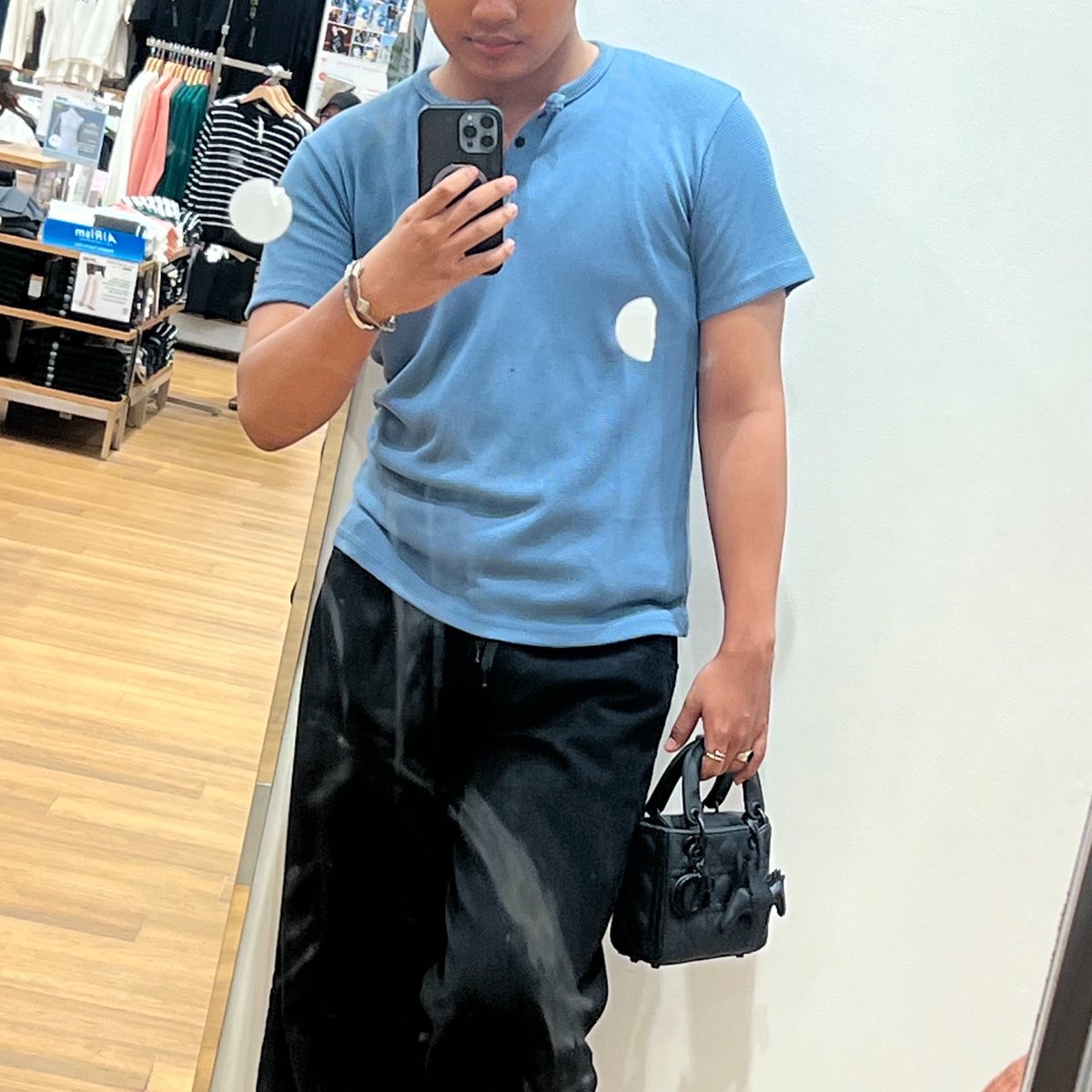 Hirono tweet media