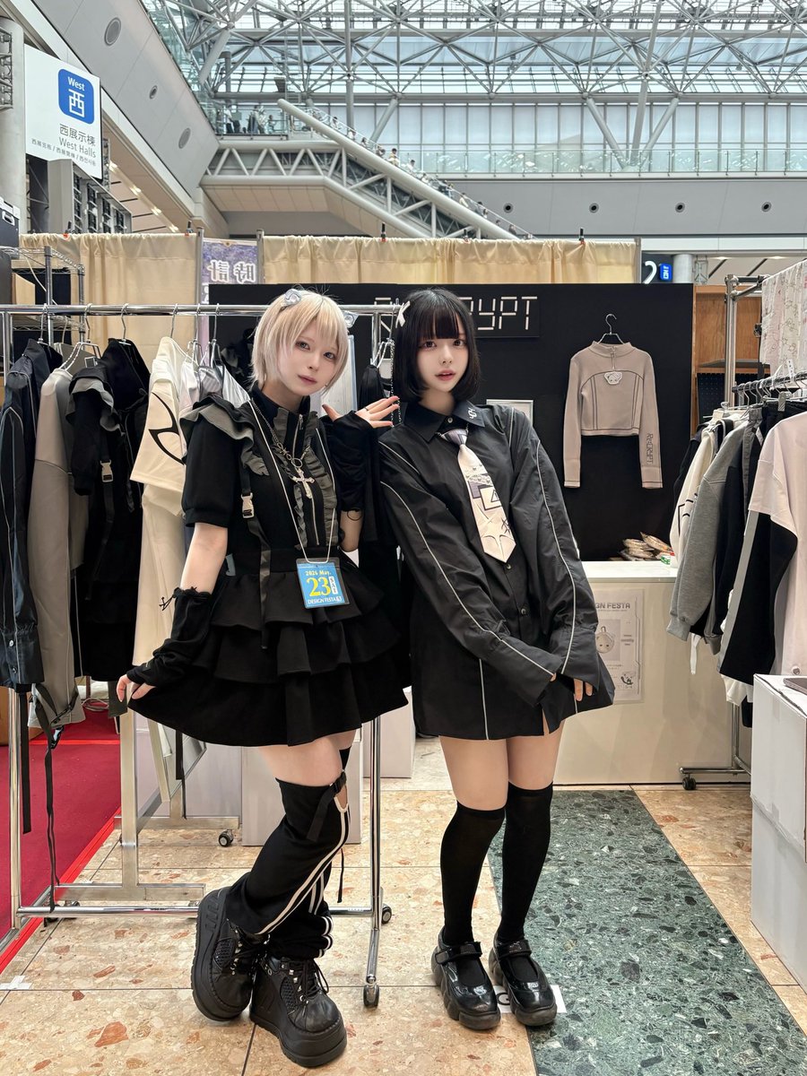 _recrypt's tweet photo. DESIGN FESTA vol.63_

デザフェス2日間ありがとうございました⟡
たくさんの方にRe:CRYPTのお洋服を見ていただけて、とてもうれしかったです🪽

ブースにお立ち寄りいただいた皆さま、
本当にありがとうございました_

#デザフェス #デザフェス63 https://t.co/NULn8ROeVj