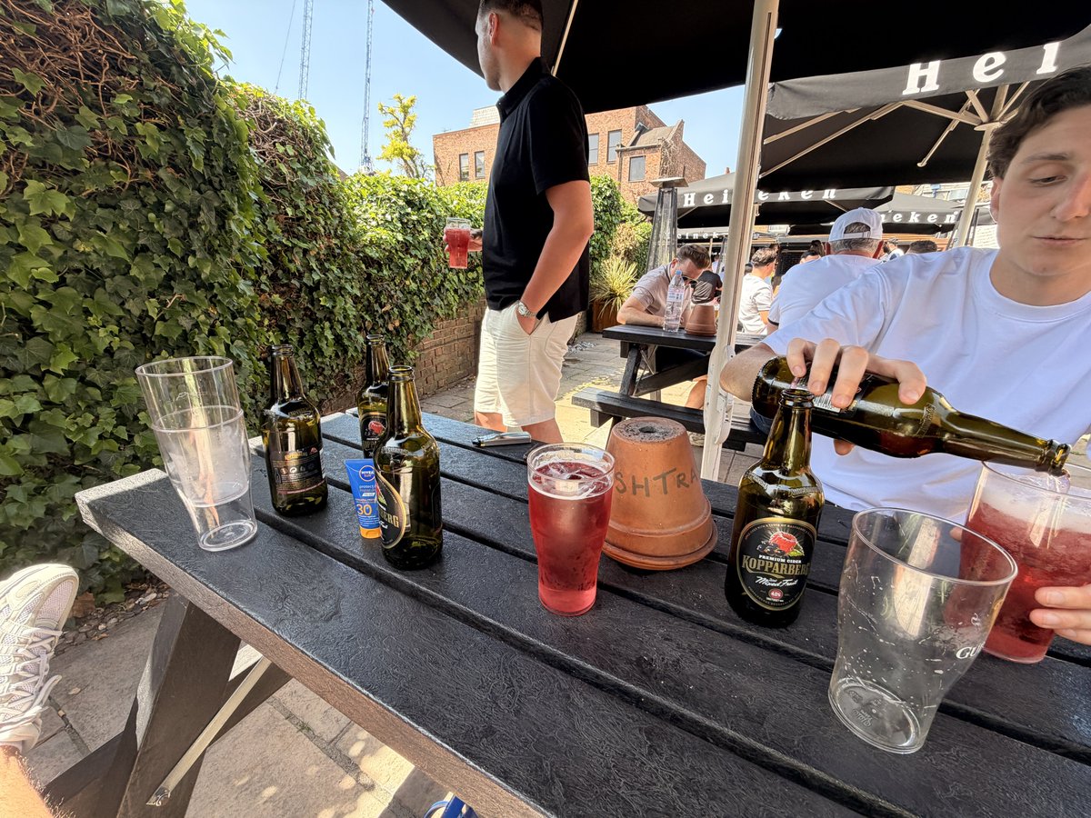 DLSpursFlag's tweet photo. Great day for it😅😅 https://t.co/qOTFA40wdQ