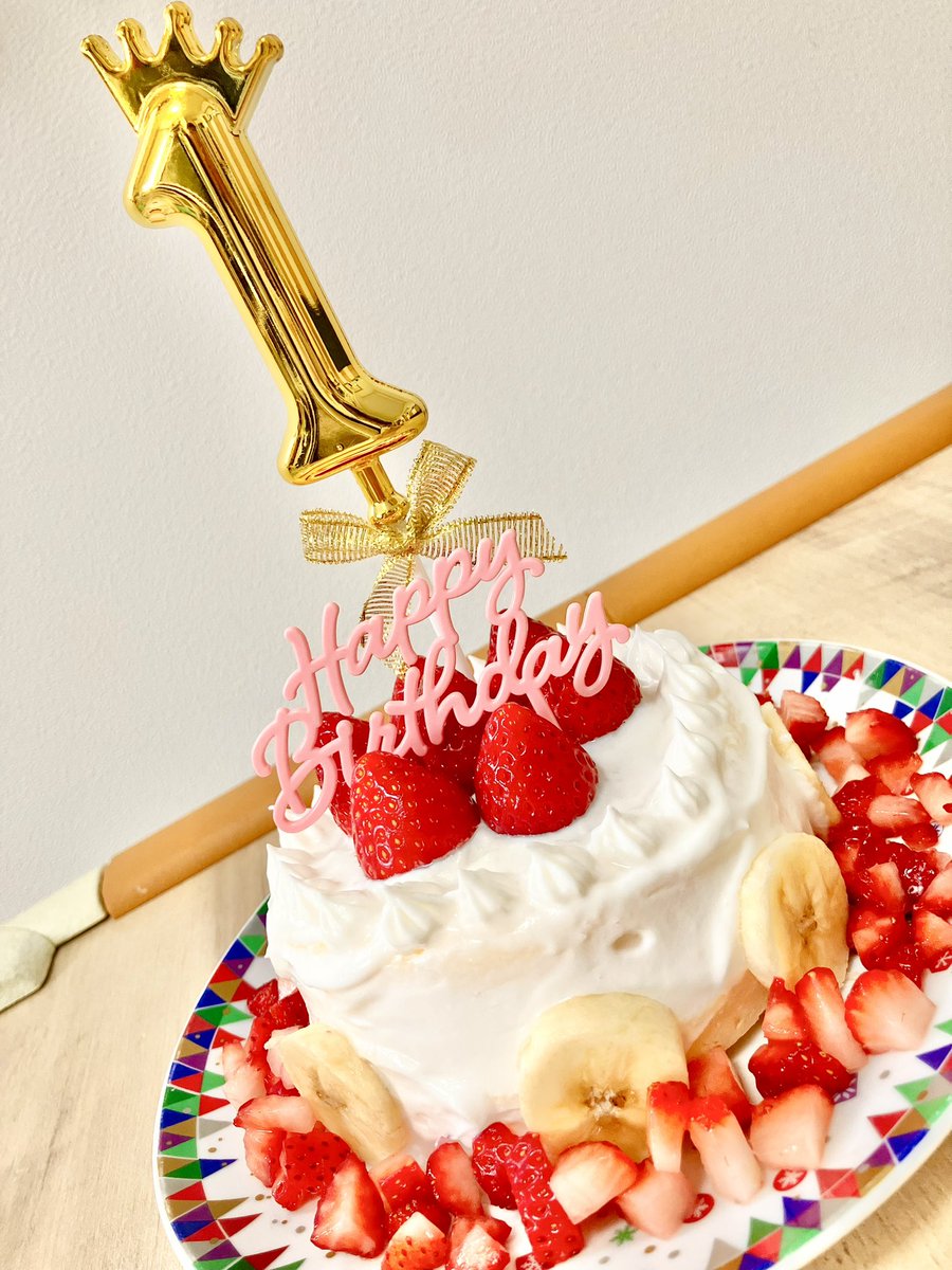 akari_sweets's tweet photo. 先日下の子が1才になったけどあっという間すぎる。。薄毛だからまだまだ赤ちゃん感出てて尚更1才ビビる😳😳当日はディズニーでお祝いしました♡ https://t.co/9E0vc8upnm