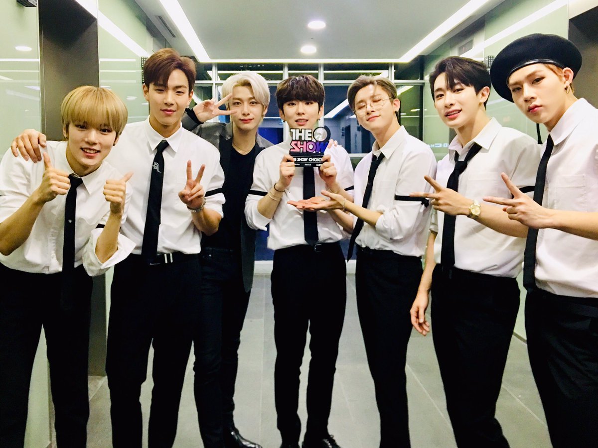 엄몬 tweet media