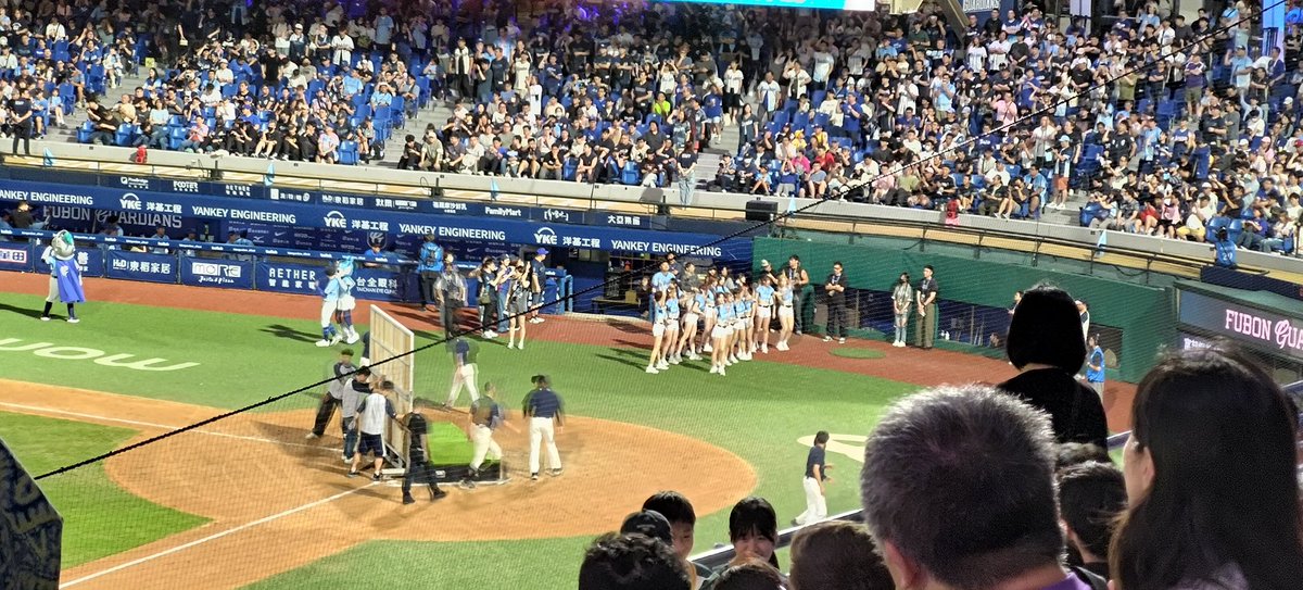 089ting's tweet photo. 2026.05.16-17 上禮拜的臺北兩日遊，身為邦迷第一次進新莊看邦邦，有贏球真爽！！新莊 https://t.co/JfCOOzXOFo