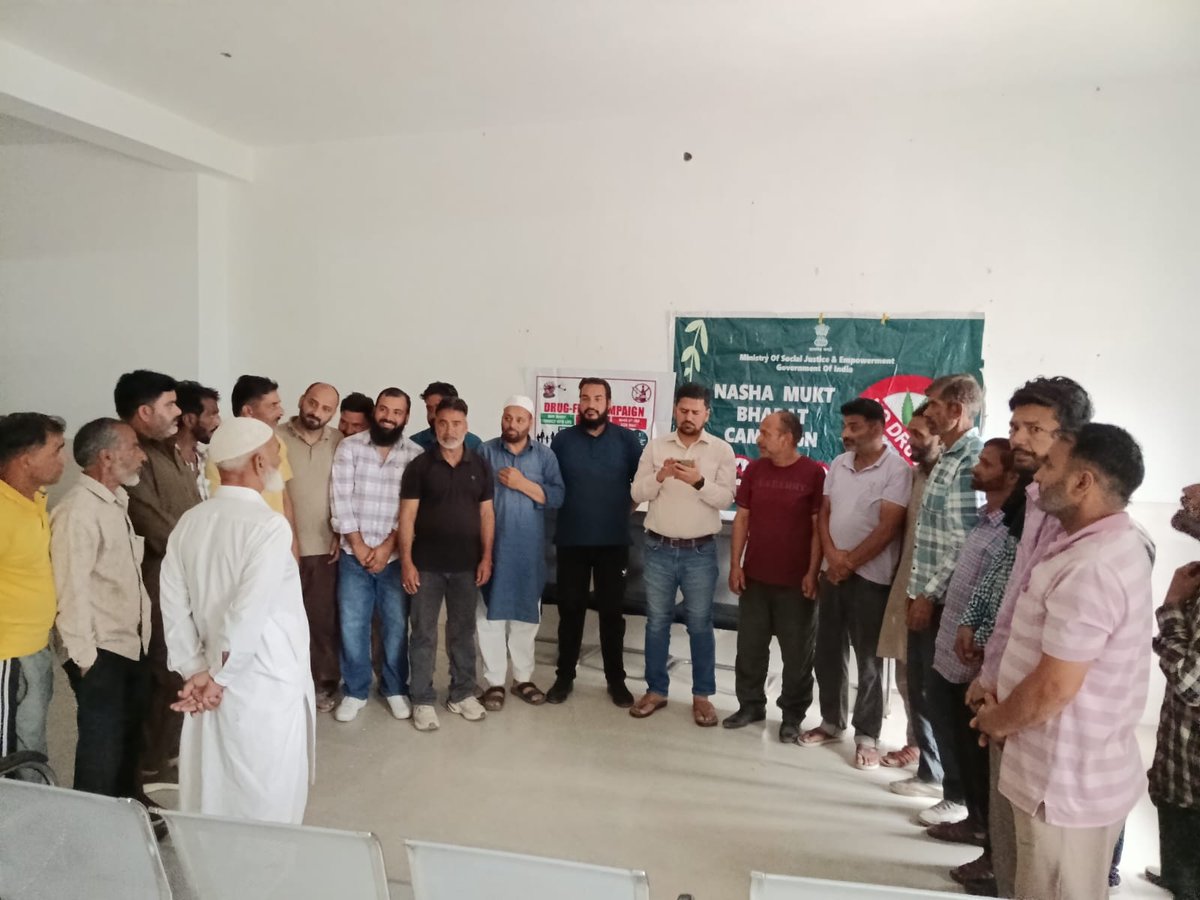 DioRajouri's tweet photo. MC #Thanamandi organized an awareness programme under the Nasha Mukht Abhiyan at the MC Hall, Thanamandi. The program created awareness about the ill effects of drug abuse &amp; to encourage collective efforts towards a drug-free society. 
#rajouriagainstdrugs
@diprjk @Abhi1shrma https://t.co/Qc6ewhfrkM