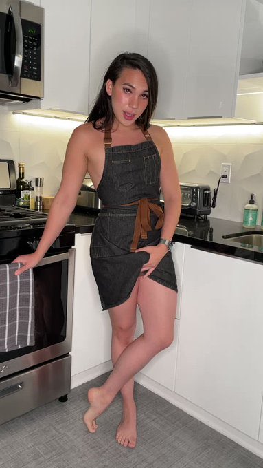 jenny Thomos tweet media
