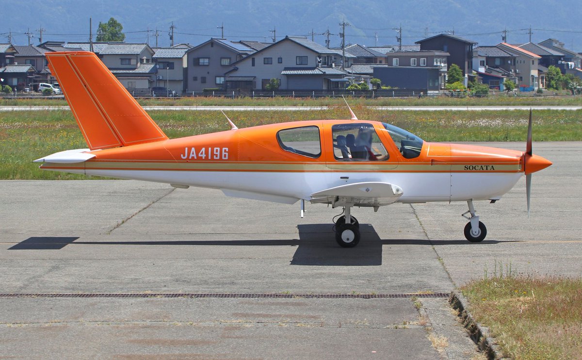 monimoni1002's tweet photo. 2026.05.17  福井空港
Socata TB-9 Tampico  JA4196 https://t.co/SJmMoUGgLk