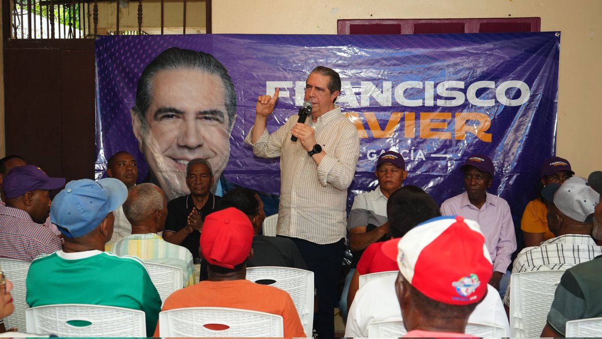 deyvy_santana's tweet photo. 📍Yaguate, SC. 
 De cara con la dirigencia y miembros del PLD, cercano y de compromiso, un encuentro de coordinación, trabajo y firme respaldo al próximo presidente Francisco Javier, sin distracción #VuelveElPLD #FranciscoJavierPresidente https://t.co/nBmi48v7Ab