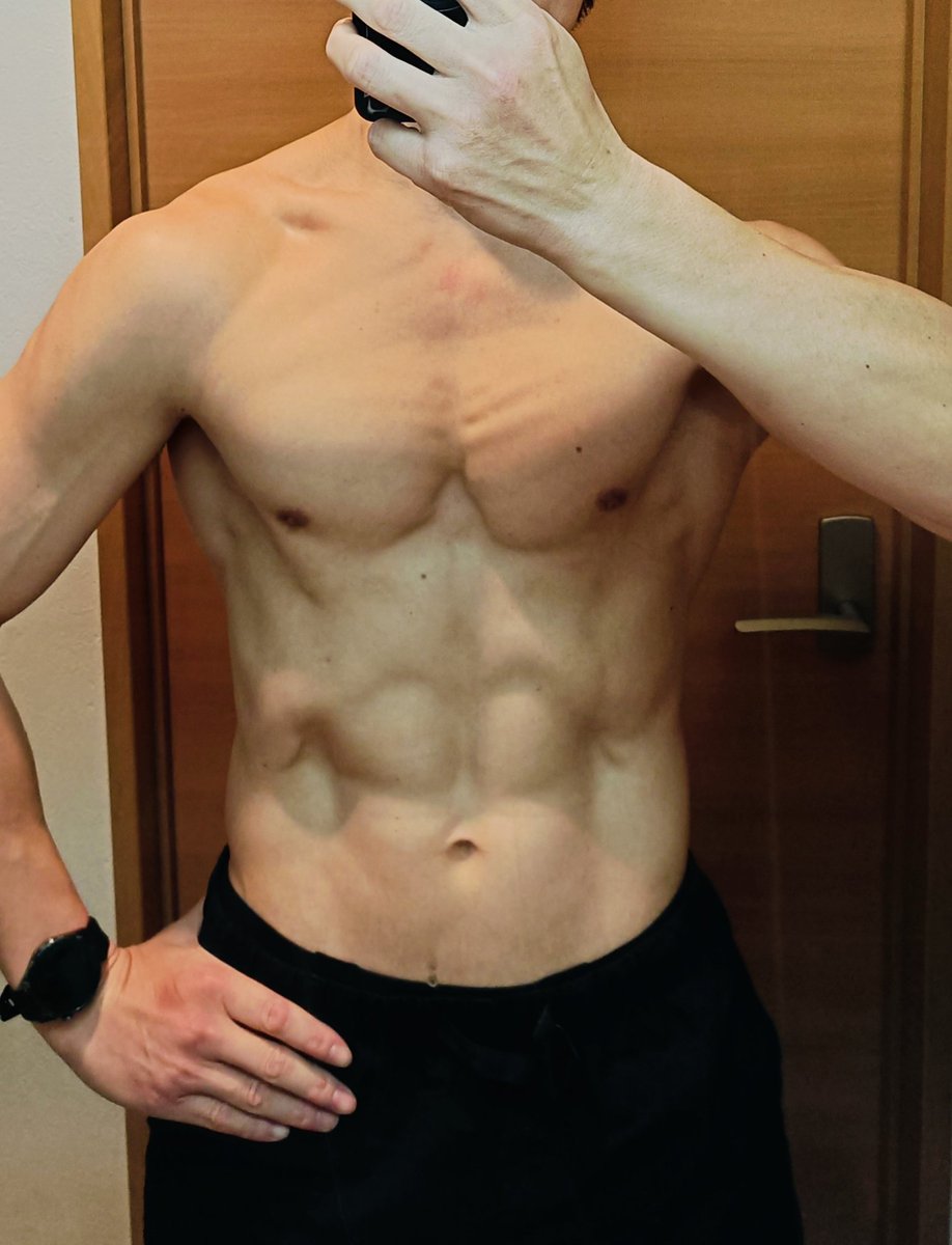 dai_training's tweet photo. 午前は柔術で技を磨く🥋
午後は筋トレで身体を鍛える💪

40代になると、 放っておけば衰えていく。
だからこそ鍛える。

身体も、 技術も、 精神も。
昨日の自分より、 少しでも前へ。

#40代トレーニー
#人生折り返し
#ブラジリアン柔術 https://t.co/MmWOgnuHu9