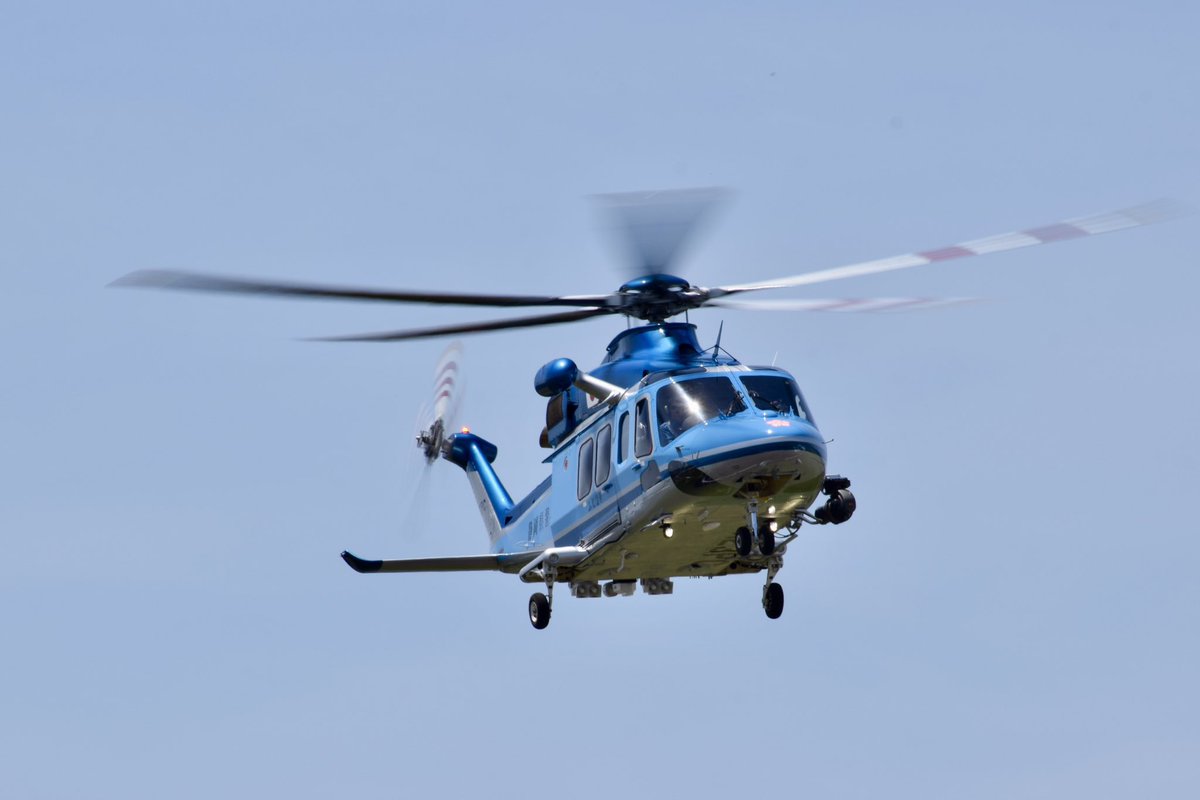 takky_ike's tweet photo. 初の静浜基地航空祭
先週までの予報とうって変わって、気持ちいい五��晴れでした☀️
行き帰りのシャトルバスもそれほど待たずに乗れて快適でした！
来年も行きたいです😁
#静浜基地 https://t.co/LLOcIJcPzI