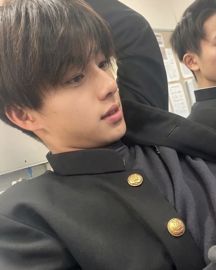 ir06TWU8FG85199's tweet photo. 学ランの頃よかったなぁ、、🤤 https://t.co/b7w3LzC2AO