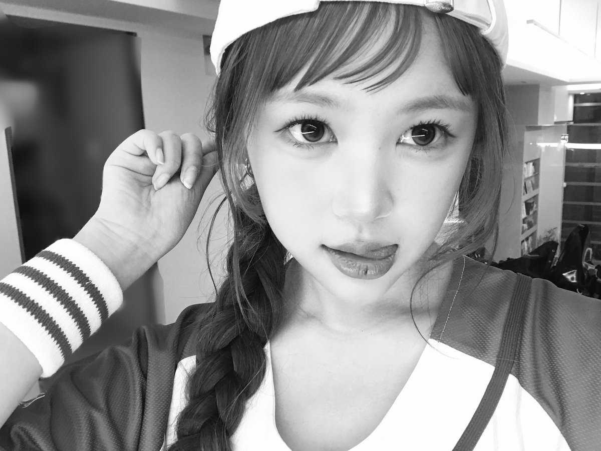 예온. tweet media