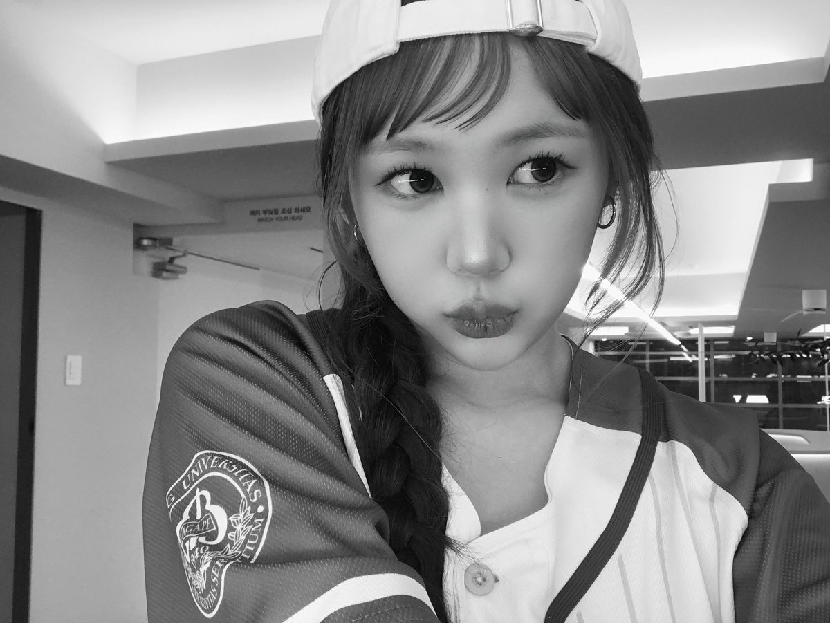 예온. tweet media