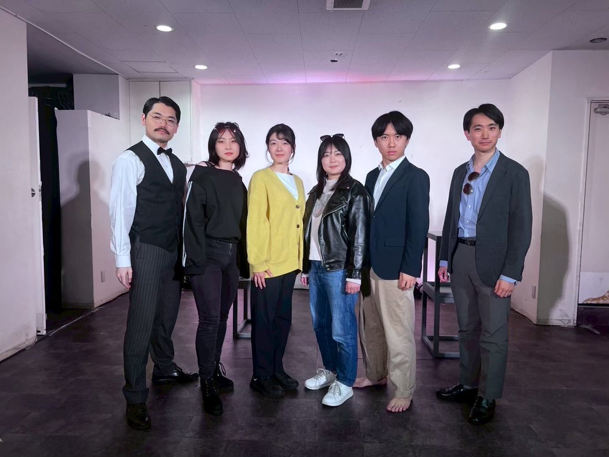systemkojin's tweet photo. #システム個人 特別公演
 『#システム個人の短編提供システム』

定点記録映像の販売終了まで、
あと4時間です🏃‍♂️

販売は【本日23:59まで】
購入後は7日間ご視聴いただけます！

コントと会話劇、バラエティ豊かな2つの短編集をお届けします。

各作品は1000円（税込）
2作品セットなら1800円（税込）です。

ご購入はこちらから→https://t.co/PwR3SK6eM8