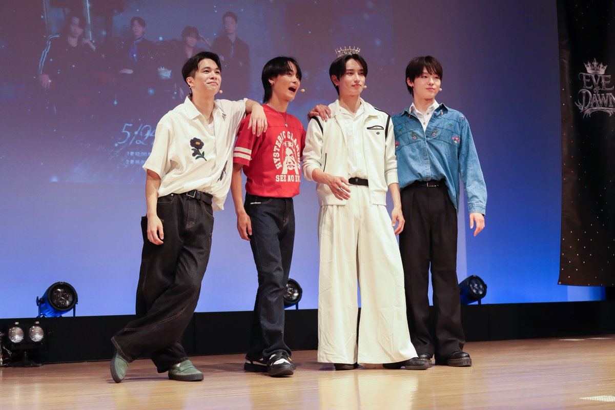 middle_usj's tweet photo. 最初から最後まで腹筋持って行かれました

#eveofdawn
#イヴダン https://t.co/VY1643N5bK