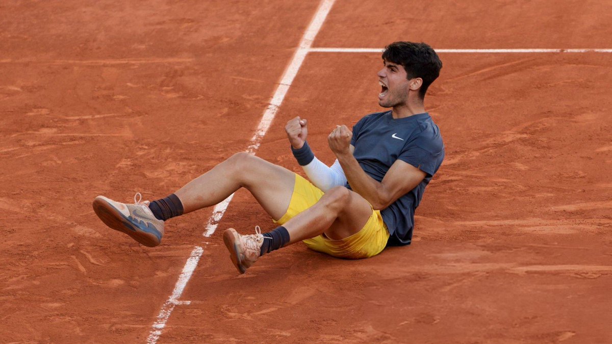alcarchive's tweet photo. Roland-Garros starts today, but without him. https://t.co/mA3ywzs3v4