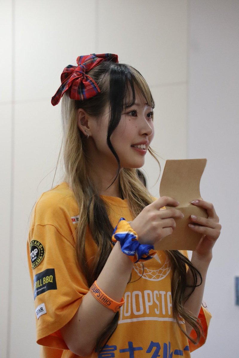 Purora89's tweet photo. 幸せなひとときをありがとー🧡
推ししか勝たん
#HOOPSTARS
#AIちゃん
#ファン感謝祭 https://t.co/irk4VrkkMJ