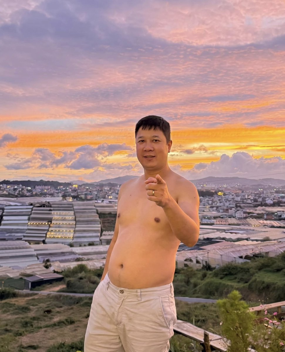 Hong Le tweet media