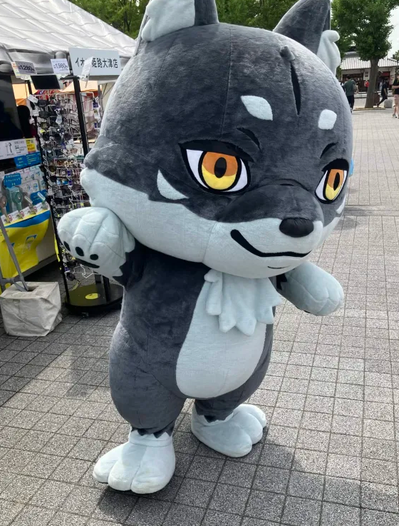 akezima_d's tweet photo. 今日もこっそり行ってきました👀🏯🐺

連日、姫路お城まつりに参加して、多くの方とふれあって、極秘任務もこなして…🐺✨
デジタル城下町アプリでも、はじめて登城記録つけてきました🏯🐾

普段は引きこもって制作ばかりしている、ぼくたち夫婦にとって、有意義な2日間となりました。

お手伝いに夢中で…
写真ほとんど撮ってなかった＆日焼けが…すごい痛いです😂