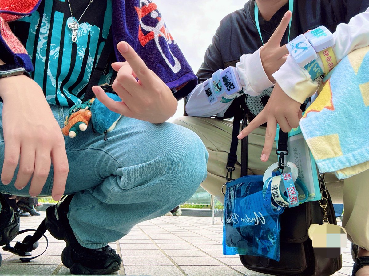 Chaba_paint's tweet photo. 6〜7年前の青春がここにありました🌱
次は来年！そしてLEDバンド達今までありがとう

 #ReSmile https://t.co/Ymr9V3VZYY