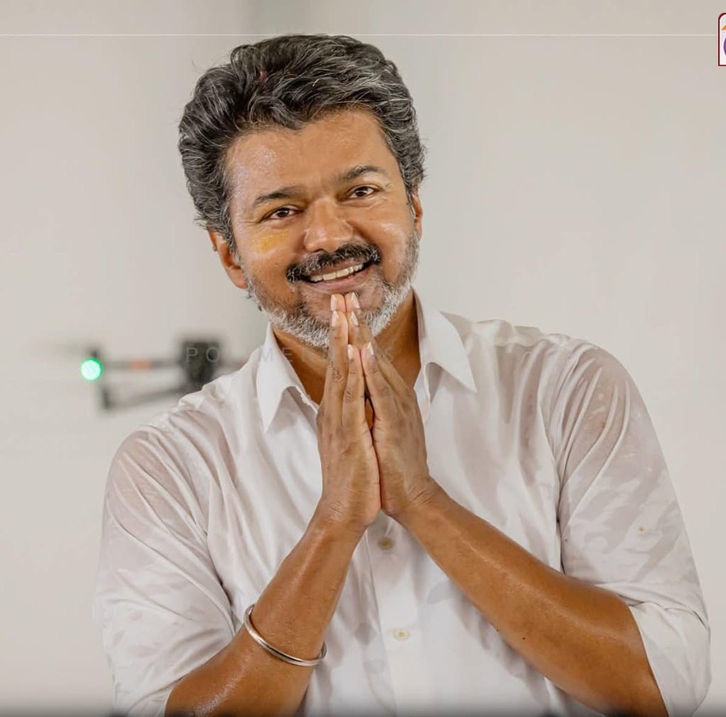 sureshkalipandi's tweet photo. முதல்வர் விஜய் ஏதோ எக்குத்தப்பாக மாட்டிக் கொண்டாரோ என்று தான் தோன்றுகிறது. உண்மையிலே விஜய் எதிர்ப்பார்த்த வெற்றி என்பது 2031 ல் தான்.ஆனால் இந்த வெற்றி என்பது அவரே எதிர்ப்பாராத வெற்றி என்று தான் சொல்ல வேண்டும்.

குறிப்பாக விஜய் அவர்கள் அறிவித்த தேர்தல் வாக்குறுதிகள் எல்லாம் நிறைவேற்ற முடியாதவை என்று அவருக்கே நன்றாக தெரியும். இருந்தும் திராவிட கட்சிகளுக்கு செக் வைப்பதற்க்காக தான் வருடத்திற்கு ஆறு சிலிண்டர் என்றெல்லாம் மனம் போன போக்கில் தேர்தல் வாக்குறுதிகளை அள்ளி தெளித்து விட்டார்.ஏனென்றால் திமுக 2021ல் அறித்த வாக்குறுதிகளையே அவர்கள் நிறைவேற்ற முடியாமல் தாளம் போட்டுக் கொண்டிருந்ததை அனைவரும் அறிவர். 
இத்தனைக்கும் திமுக 2021 ல் அறிவித்த தேர்தல் வாக்குறுதிகள் அனைத்தும் விஜயின் 2026 தேர்தல் வாக்குறுதிகளை ஒப்பிடும் போது மிக மிகக் குறைவு. உதாரணம் குடும்பத் தலைவிகளுக்கு மாதம் 1000 ரூபாய் திமுக அறிவித்தது அதையே விஜய் அவர்கள் 2500 என்று அறிவித்தார். இப்பொழுது இருக்கும் நிதி நெருக்கடியில்  விஜய் அவர்கள் அறிவித்த 2500 சாத்தியப்படுமா என்பதே அனைவரும் யோசிக்கும் விஷயம். 
மத்திய அரசுடன் இணக்கமாக இருக்கும் மாநில கட்சிகள் மட்டுமே ஓரளவுக்கு நிதி நெருக்கடியை சமாளித்து ஆட்சி நடத்த முடியும் மாறாக முரண்டு பிடித்தோ அல்லது எதிர்த்தோ பயணித்தால் பாதிக்கப்படுவது மாநில அரசுதான். குறிப்பாக தமிழக அரசு இன்றைக்கு இருக்கும் நிதி நெருக்கடியில் மத்திய அரசோடு முரண்பட்டு இருந்தால் விஜய் அறிவித்த வாக்குறுதிகள் அனைத்தும் சாத்தியப்படுமா? 

இந்த தேர்தல் முடிவுக்குப் பிறகு விஜய் செய்த முதல் தவறு காங்கிரஸ் உடன் கூட்டணி அமைத்தது தான். ஏற்கனவே அசுர பலத்துடன் இருக்கும் பாஜகவிற்கு இது பெரும் கோபத்தை வரவழைத்து விட்டது. அதன் தொடர்ச்சியாகத்தான் திமுக அதிமுக இரண்டையும் இணைத்து விஜய்க்கு எதிராக ஆட்சி அமைக்க மிகப்பெரிய ஒரு திட்டத்தை பாஜக அரங்கேற்றியது.அது ஏனோ இறுதியில் ஒரு சில காரணங்களால் முடிவு எட்டப்படாமல் கைவிட்டு போனது.
விஜய் செய்த இரண்டாவது தவறு அதிமுகவை உடைத்து சி.வி சண்முகம் எஸ்பி வேலுமணி மூலமாக எம்எல்ஏக்களை தவெக விற்கு கொண்டுவர முயற்சித்தது. உண்மையிலேயே இந்த விஷயம் முதன்முதலாக அரசியலுக்கு அடி எடுத்து வைக்கும் விஜய்க்கு இது பெருத்த அவமானத்தைஉண்டாக்கும் செயலாகத்தான் பார்க்கப்படுகிறது.

திமுக அதிமுகவிற்கு மாற்று என்று சொல்லப்படுகின்ற விஜய் அவர்களுடைய அரசியல் ஆரம்பத்திலேயே குதிரை பேரதிற்கும்,கட்சிகளை உடைத்து அதிலிருந்து ஆட்களை பிரிப்பதும் என செயல்பட்டதால் திராவிட கட்சிகளுக்கு ஒன்றும் சளைத்தவர்கள் அல்ல நாங்கள் என்பது போல் தான் அமைந்துவிட்டது. மக்களும் அதை பரவலாக விமர்சிக்க தொடங்கி விட்டனர்.
எதிரிக்கு எதிரி நண்பன் என்ற வகையில் திமுகவும், பாஜகவும் ஒன்று சேர்ந்து காங்கிரசை எதிர்க்கும் வகையில் தீவிரமாக இனி செயல்படும். திமுகவை பொருத்தவரை பாஜக எதிரி என்றால் காங்கிரஸ் துரோகி. ஆதனால் துரோகியை ஒழிக்க எதிரியுடன் கைகோர்ப்பதில் தவறு இல்லை என்ற முடிவுக்கு திமுக வந்துவிட்டது.இதன் தொடர்ச்சியாக இனி அடுத்த 6 மாதத்திற்குள் ஆட்சி கலைப்பிற்கு உண்டான அனைத்து வேலைகளையும் திமுகவும், பாஜகவும் திரை மறைவில் சேர்ந்தே நடத்தும். 
அரசியலில் நிரந்தர நண்பனும் கிடையாது. நிரந்தர எதிரியும் கிடையாது என்பது நூற்றுக்கு நூறு உண்மை..