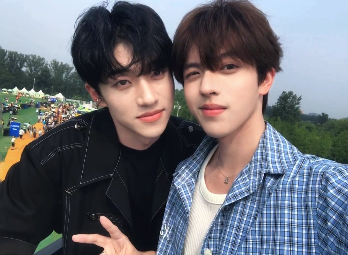Everfashu's tweet photo. FaJia went to music festival together.🥳
#DoubleHelix 
#HeJiashu #贺嘉述
#FaXuange #法宣阁 https://t.co/0a2lCasK0s