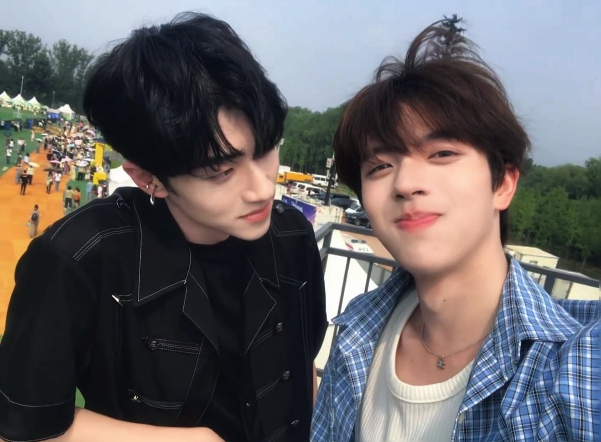 Everfashu's tweet photo. FaJia went to music festival together.🥳
#DoubleHelix 
#HeJiashu #贺嘉述
#FaXuange #法宣阁 https://t.co/0a2lCasK0s