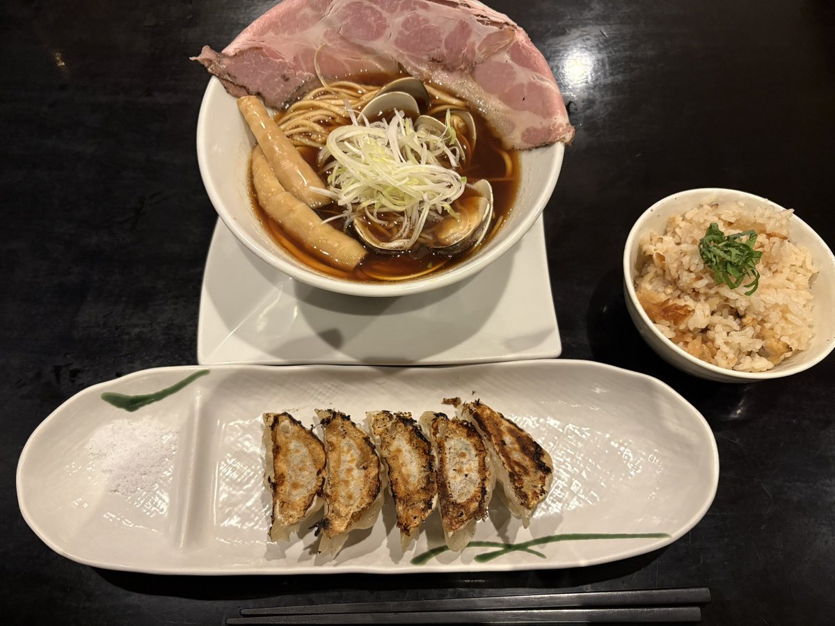 Vqu1s_'s tweet photo. 今回ははまぐりにした
やっぱ美味い https://t.co/slYuEzhphE