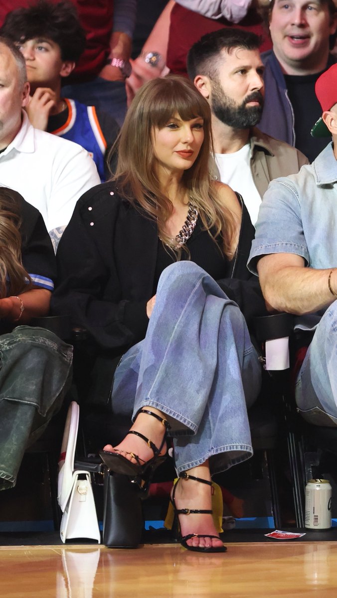 best of swift ❁ tweet media