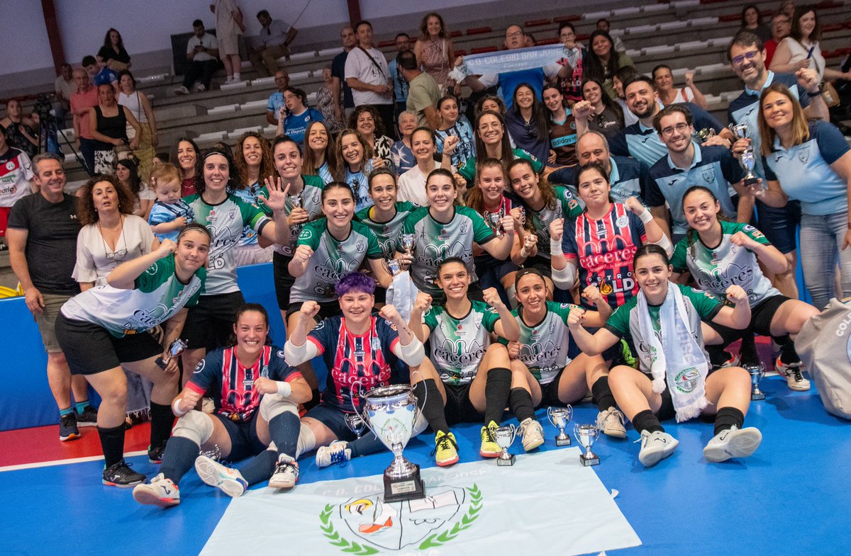 FedExFutbol's tweet photo. 🙌 ¡¡¡Otra COPA para la colección!!! 🙌

@SportingGarro 1-5 @CdcSanJoseFS

👏👏👏¡¡¡Enhorabuena, @CdcSanJoseFS, 🥇𝐂𝐀𝐌𝐏𝐄𝐎́𝐍  de la 🏆𝐂𝐎𝐏𝐀 𝐊𝐈𝐍𝐆 𝐋𝐎𝐍𝐆 Femenina de Fútbol Sala 2025/2026!!!

¡Muchas gracias a todos los que nos habéis acompañado, así como al Ayuntamiento de Casar de Cáceres por las facilidades brindadas en la organización de este evento!

#CopaFutsalEX
#CopaKingLong