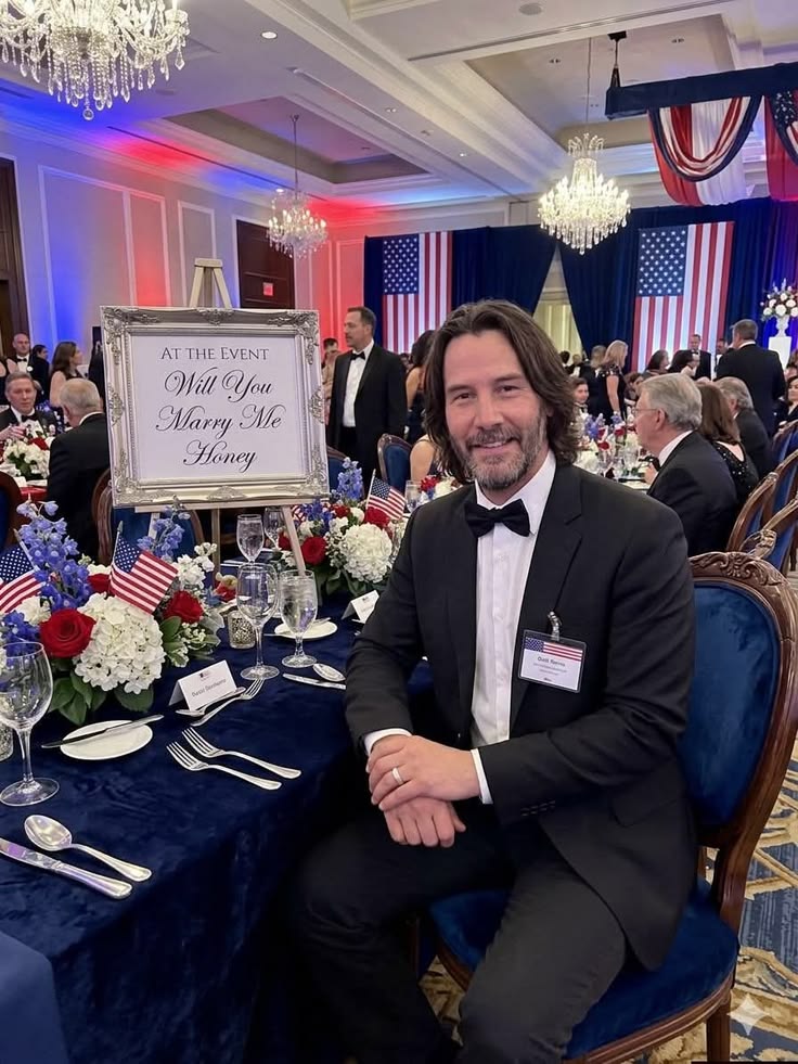 Keanu Reeves Fan tweet media