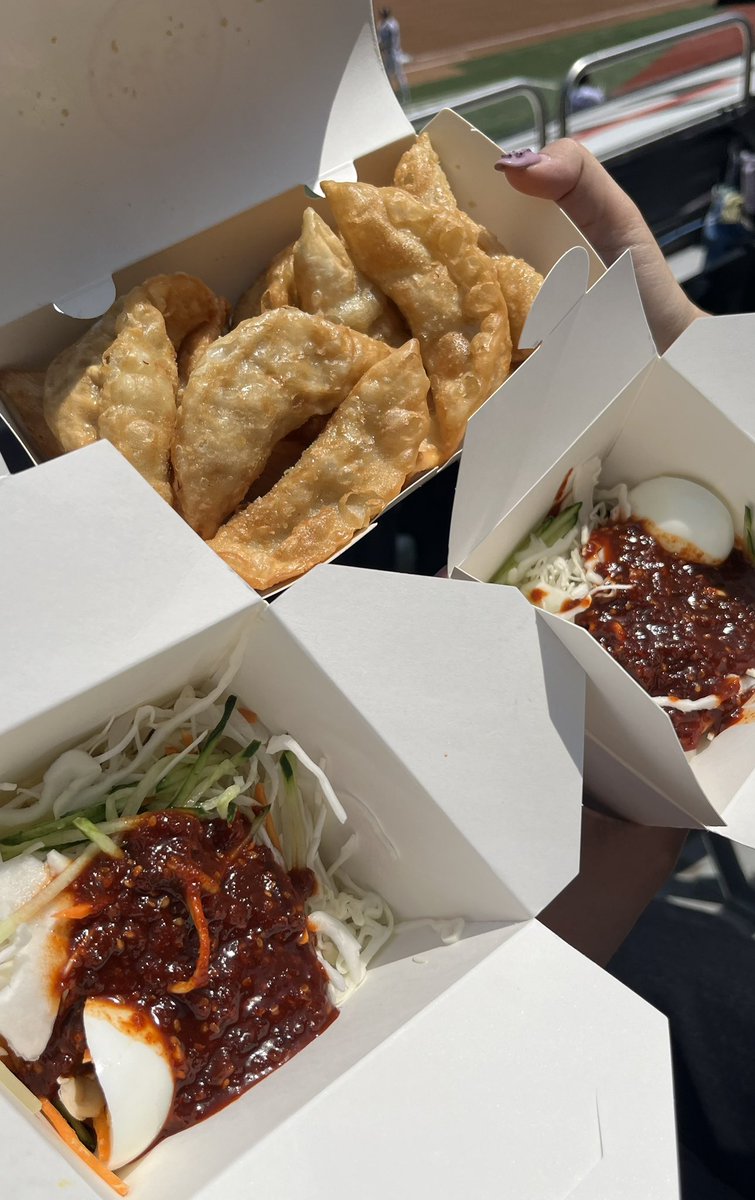 damawzz's tweet photo. 만두정말맛잇엇다!!!!!🥟🥟🥟
주앙이 계속계속 먹는거 너무 귀여움 https://t.co/AmLgpx32jD