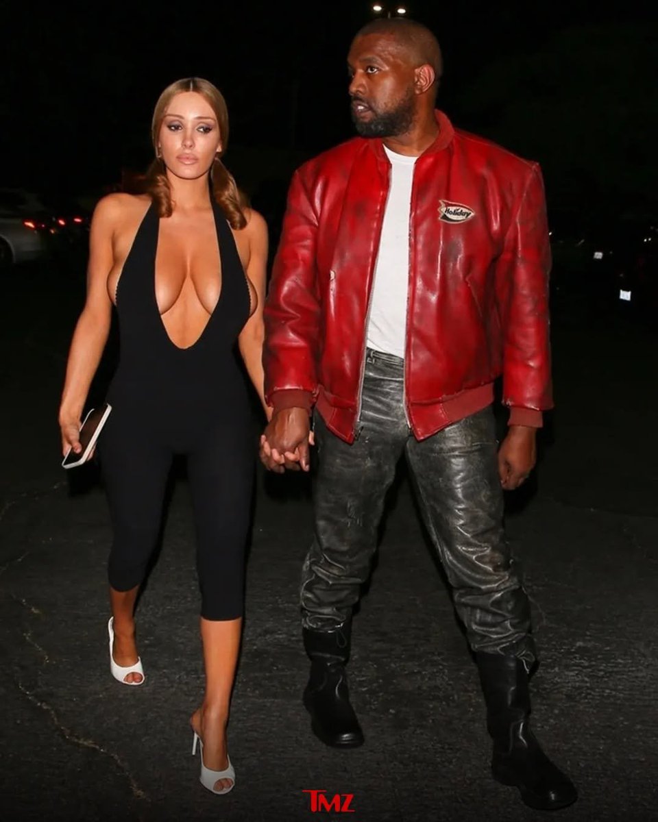 Maner223's tweet photo. Ye et Bianca sont sortis hier soir pour aller voir le nouveau film de Michael
#ye #bianca #donda #mj https://t.co/KB9O4EXquo