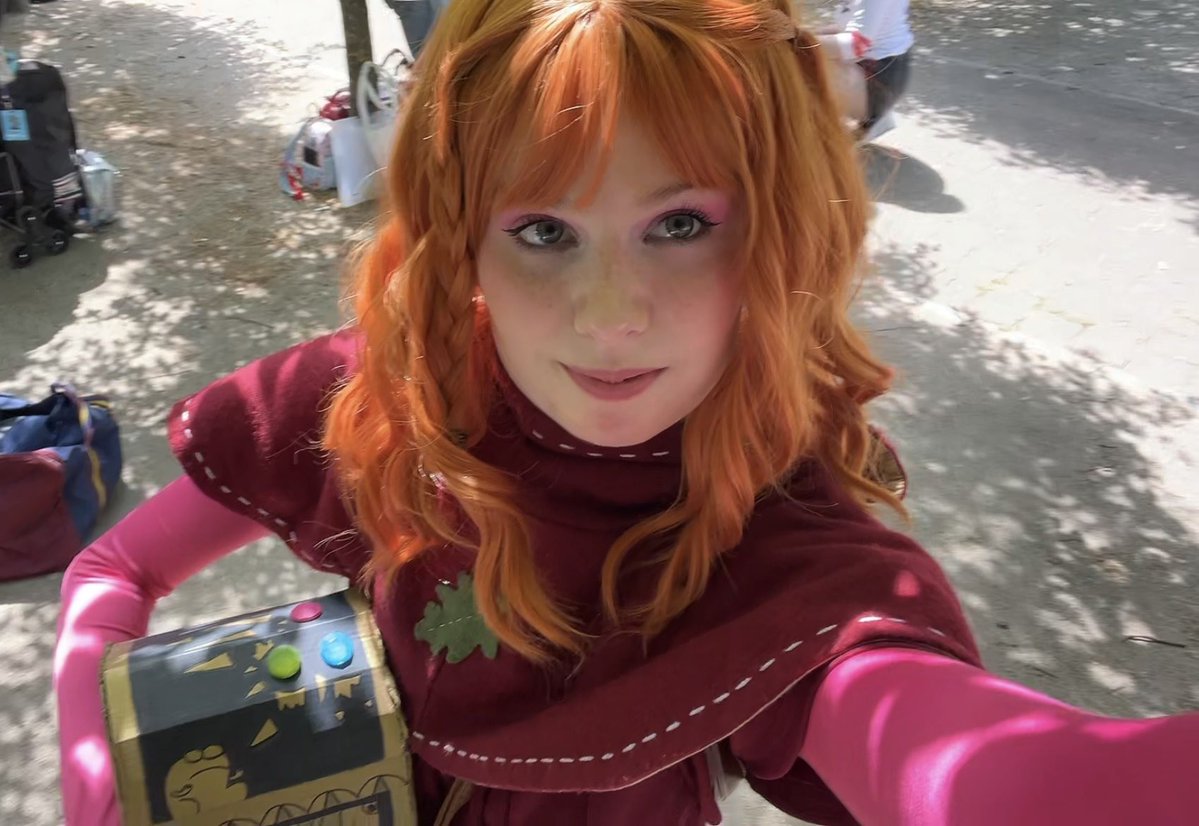 Lucy tweet media