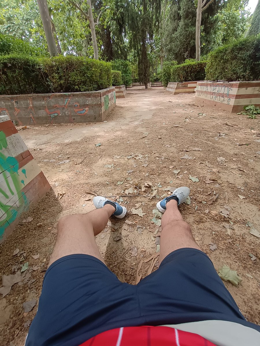 CRuiSiNG RuNNeR SeV 🏞️ (25k) tweet media