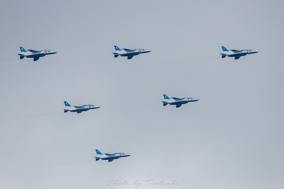camera_maso's tweet photo. 美保基地航空祭に行って来ました。
朝早くに駐車場争奪戦に参加する気にもなれず、離れた所から撮影。 分かってはいたけど、やっぱり小っさ！😅APS-C+400mm（35mm換算640mm）で撮影。 来年は早起きしようと思います😆
https://t.co/di7GBnDBMw
#ブルーインパルス #F15 https://t.co/6r6iimkI37