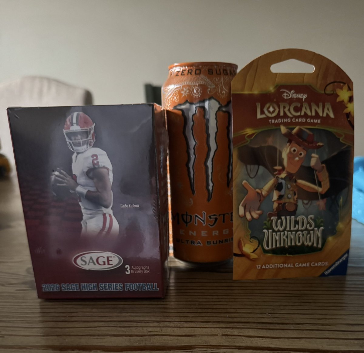 J0phe5's tweet photo. I’m about to drink this Monster and search these packs.  Happy Sunday! https://t.co/IoeIqN6x2y