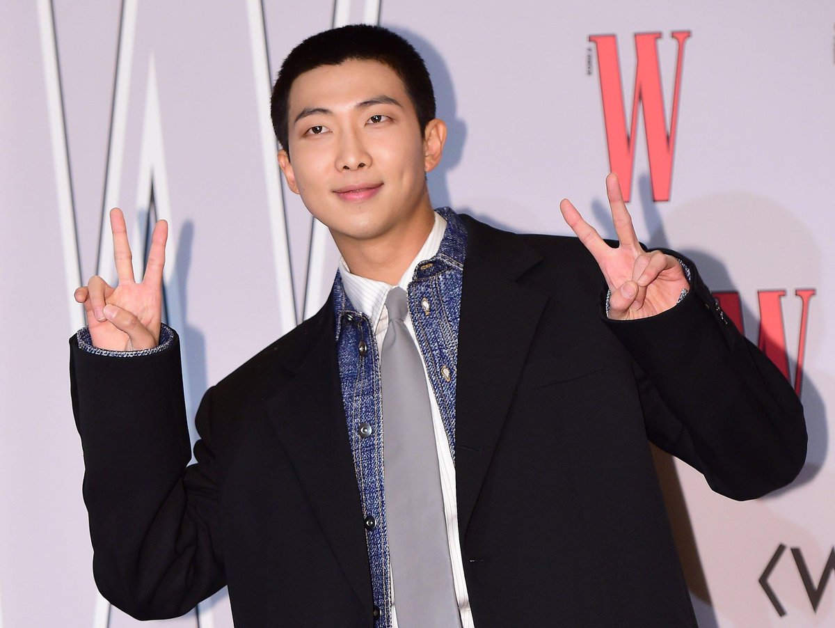 yeolie tweet media