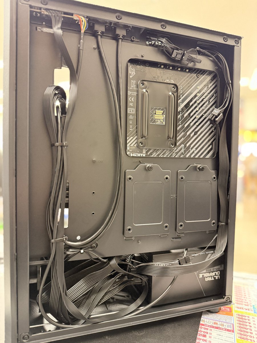 自作パソコン DIY】プロが作った「最強の自作PC」がヤバイ！レトロでハイスペック