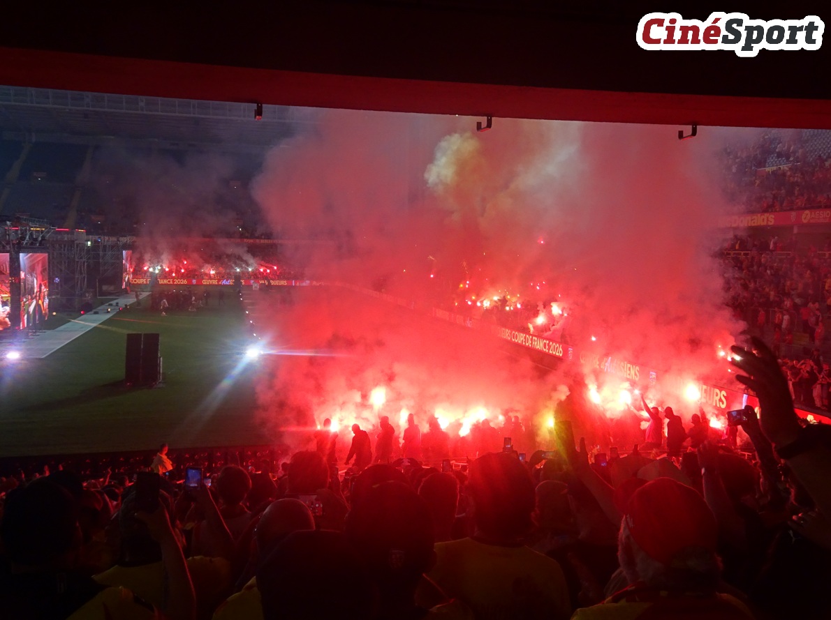 CineSportFr's tweet photo. Petit avant-goût du reportage qui vous sera proposé prochainement sur https://t.co/iEDgcKqg7c ! 
#RCLens #CoupeDeFrance #RCLOGCN #ŒuvreDARTésiens #FiersDEtreLensois #ultras https://t.co/4l1Zl3ALIS