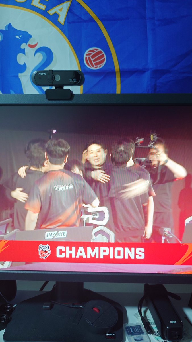 lhakasel's tweet photo. 日本で優勝！！！！
クレージーラクン！ https://t.co/ONiQMcU7ZN