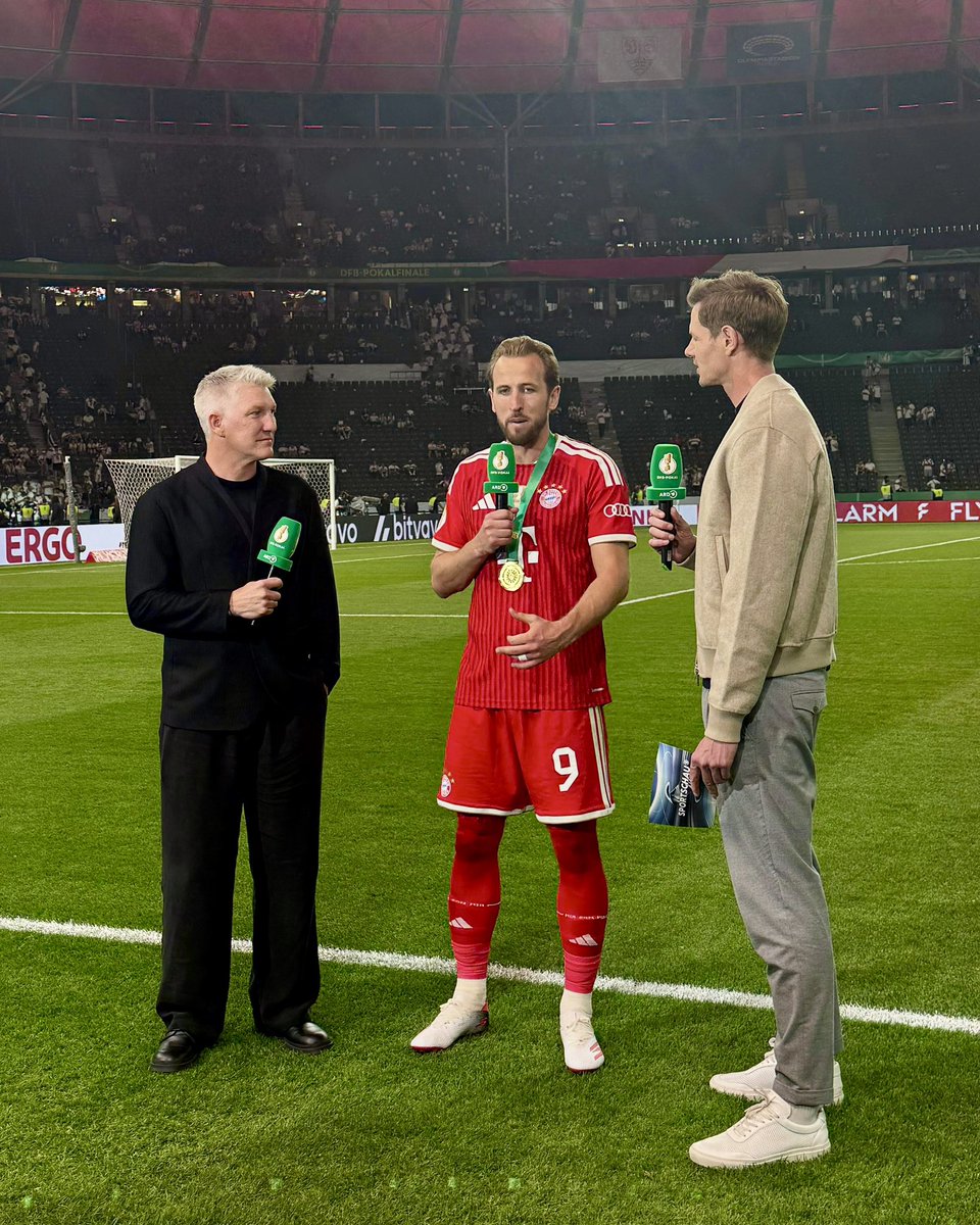 Bastian Schweinsteiger tweet media