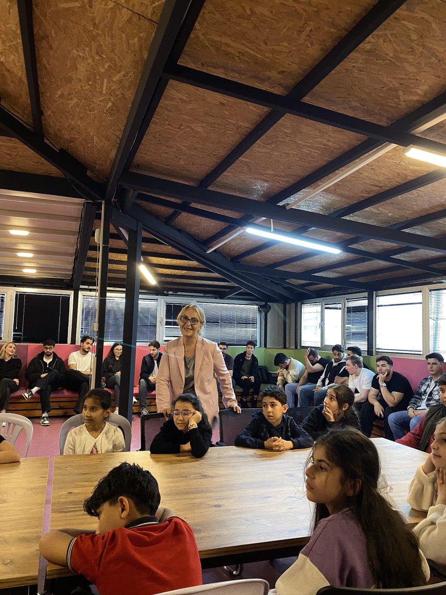 Eadaptasyon's tweet photo. Beyin Antrenörü,  Psikolog Alev Çolak'ın harika rehberliğinde; çocuklarımızın zihinsel gelişimini destekleyecek, odaklanmayı artıracak ve bilişsel becerileri güçlendirecek çok keyifli egzersizler ve aktiviteler yaptık. 🧩
#BeyinEgzersizi  #YeditepeÜniversitesi https://t.co/OnghTJagvZ