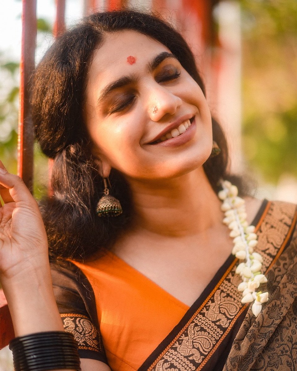 actresswoods's tweet photo. Deepa Thomas 🧡🖤
#Deepa #DeepaThomas https://t.co/VlK2fk8ftL