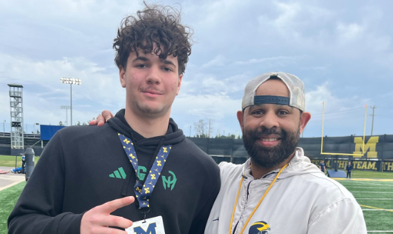 sixstarfootball's tweet photo. MICHIGAN NEW TO RANKINGS | A look at several prospects earning their stars

📈Six Star Football takes a look at latest Michigan prospects to enter rankings🔥

STORY▶️https://t.co/vlLp5uDwVA

@DavisGreen29 @DKryscynski_76 @nealjosiah @SamborskiLiam https://t.co/BySE0Wvoyy