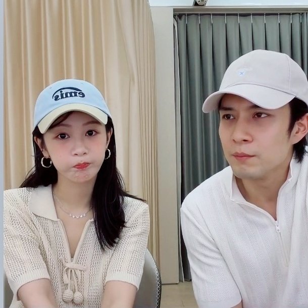 xiao_melodia's tweet photo. bestied so hard their actions in sync + outfits matching 🤓

#yangzi #handongjun #theheir #家业 https://t.co/i5utaJyYqn