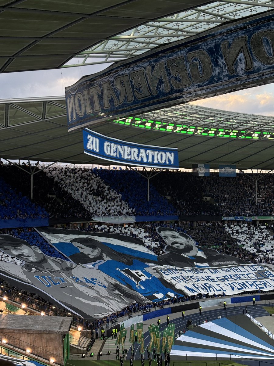 bjarnewasted's tweet photo. DFB-Pokalfinale.
Kannst du nicht erklären, musst du erlebt haben.
Für immer in Erinnerung 🖤🤍💙 https://t.co/QDaWB3YORj