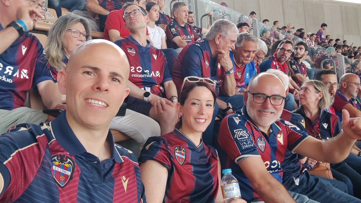 Marinaro18's tweet photo. @LevanteUD vaya 24h hemos pasado!! https://t.co/rxoVkvXdoG