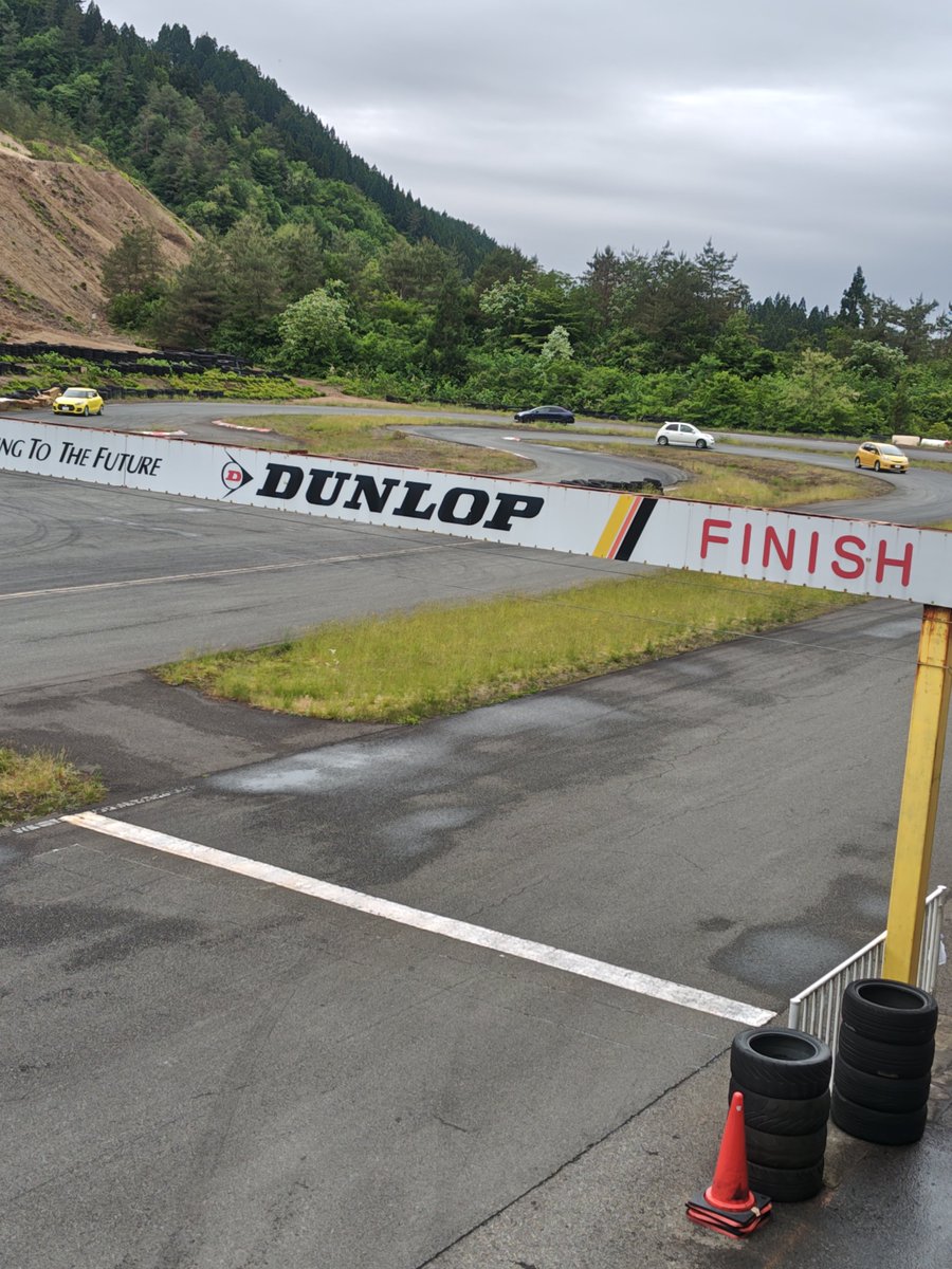 37KeeperLEXUS's tweet photo. 秋田県の新協和カートランド。
使用した車両は通勤等の足車に使ってるフルノーマルのムーヴコンテ。
ウエット路面でテールスライドするわスピンするわで楽しむことが出来ました。
大一さん （@dairx71 ）楽しい走行会をありがとうございました。
レクサスでタイム計測したいと思います。
 #ドラプレ https://t.co/c2uBbR4Eca