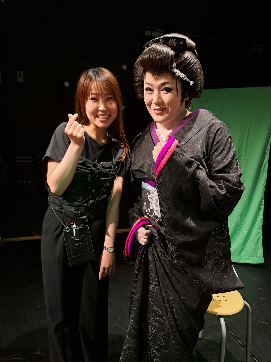 hamapis's tweet photo. 私が脚本を書き上げた時点(4月)では、女形の蝶二さんの躍りをピンスポットで追うことになるなんて、想像もしてませんでした！！
恐るべしhishidas！恐るべし菱田先生脚色！

私は脚本と照明を担当しました！
色々経験できる楽しい舞台💚 https://t.co/yzitVvwEW1