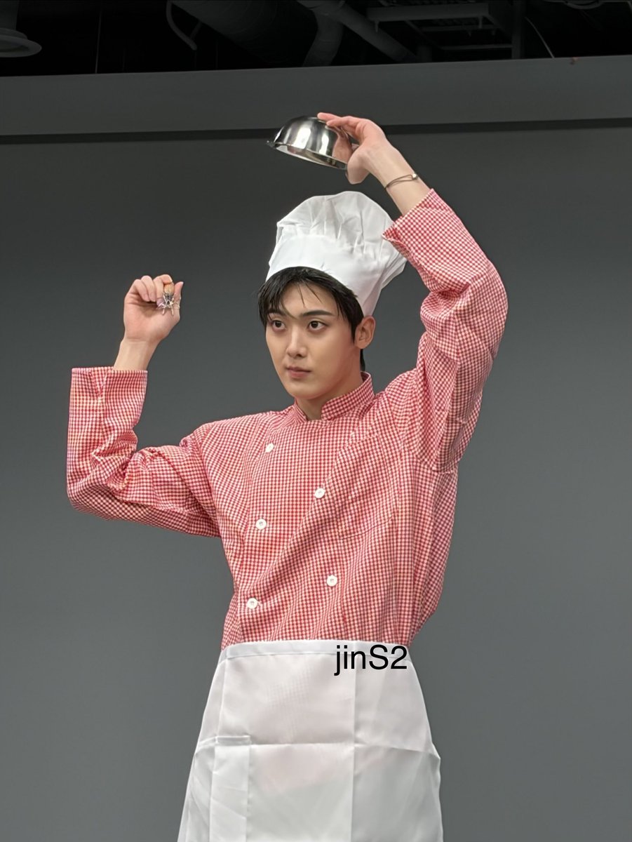 jinS2 tweet media