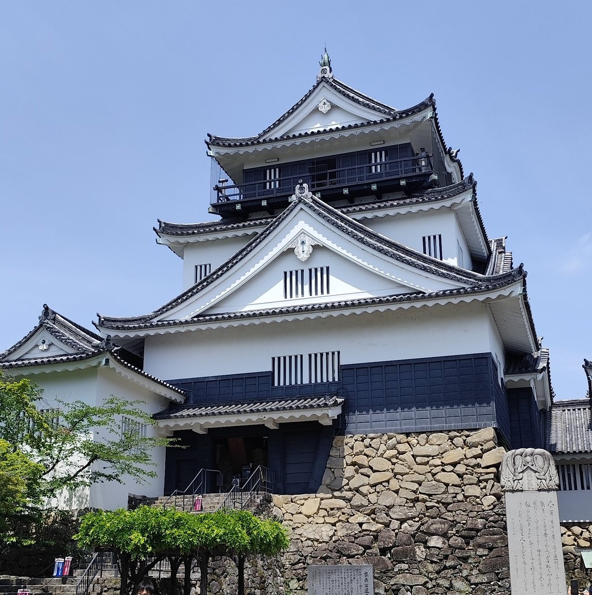 hiro_hp321's tweet photo. 初めて岡崎に行ってきたんだけどこの街ってマジで東海オンエアに支配されてるんだな https://t.co/tZgoR0bgdL